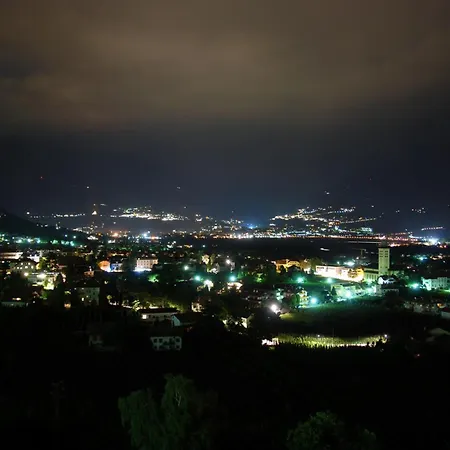 Panorama Garni Buehlerhof Bed & Breakfast Lana